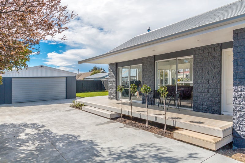 152 Queenspark Drive, Parklands, Christchurch - Carousel 1