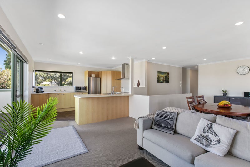 45A Ngatiawa Street, One Tree Hill, Auckland - Carousel 2
