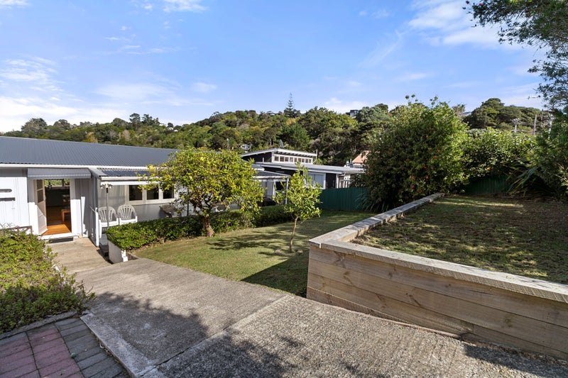 6 Moana Avenue, Surfdale, Waiheke Island - Carousel 2