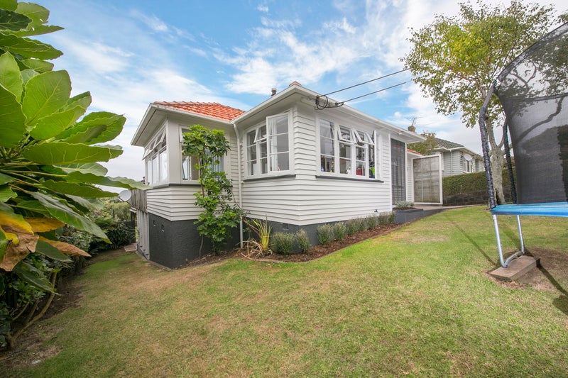 83 Paihia Road, One Tree Hill, Auckland - Carousel 2