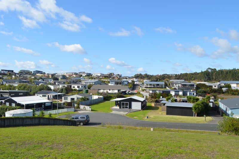 9 Te Whai Street, Mangawhai Heads, Mangawhai - Carousel 1