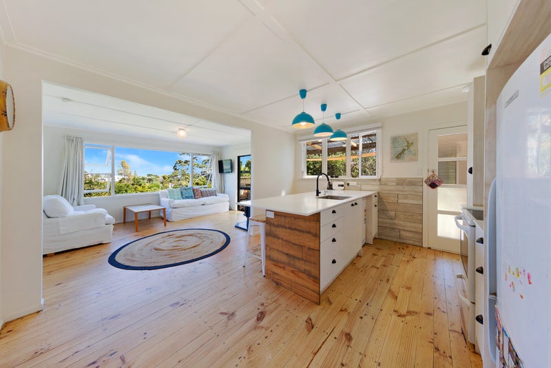 164 Ocean View Road, Oneroa, Waiheke Island - Carousel 1