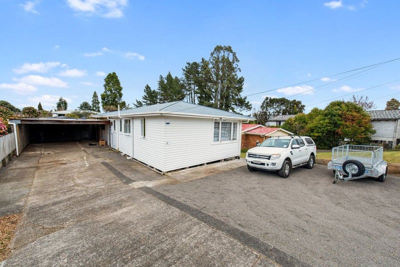 18 Pollen Crescent, Melville, Hamilton - Carousel 2