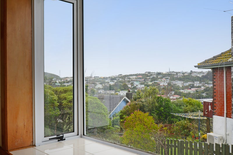 17 Loasby Crescent, Newlands, Wellington - Carousel 10