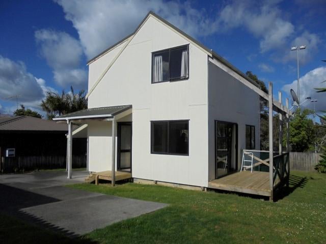 2/32 Elliott Avenue, Bayview, Auckland - Carousel 1