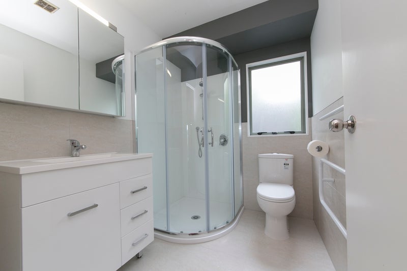 16B Stephen Lysnar Place, Hillsborough, Auckland - Carousel 10