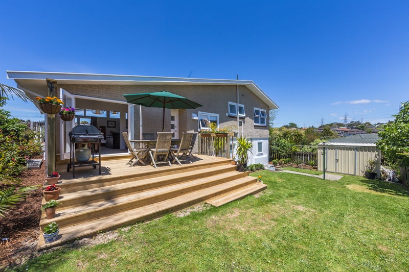 12 Makora Road, Massey, Auckland - Carousel 1