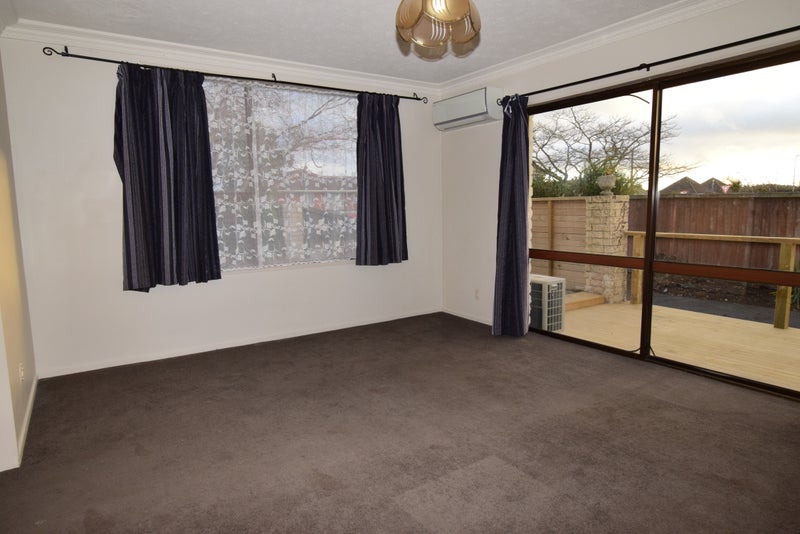 1/112 Queenspark Drive, Parklands, Christchurch - Carousel 2