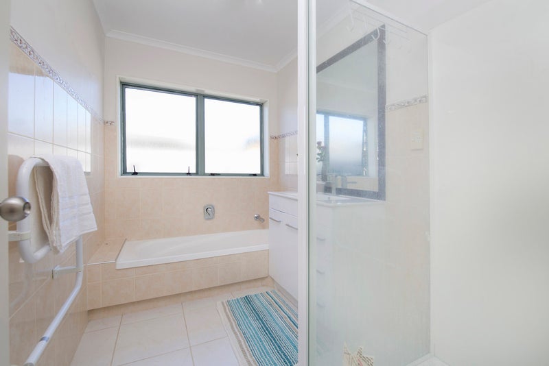 5 Sheldon Place, Burswood, Auckland - Carousel 10