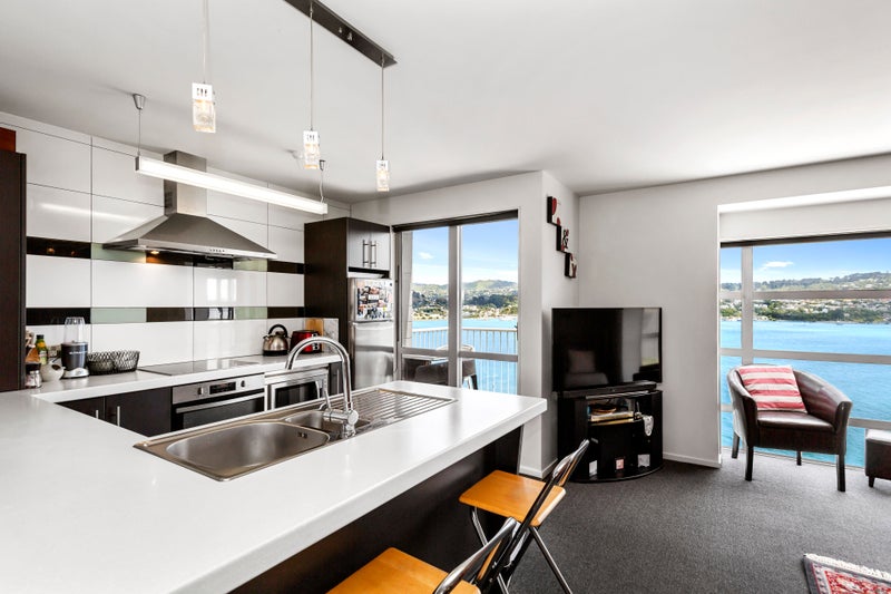 7D Aranui Street, Miramar, Wellington - Carousel 1