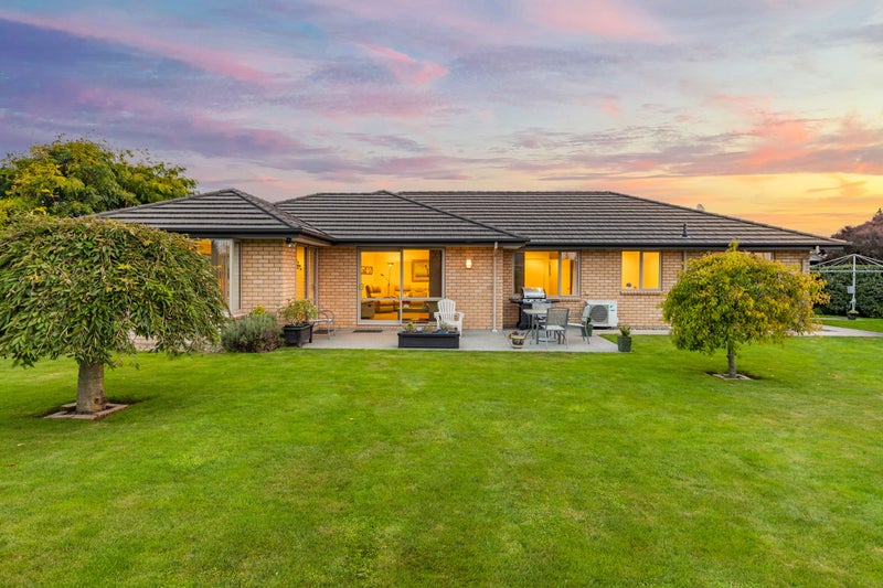 8 Noosa Place, North New Brighton, Christchurch - Carousel 1