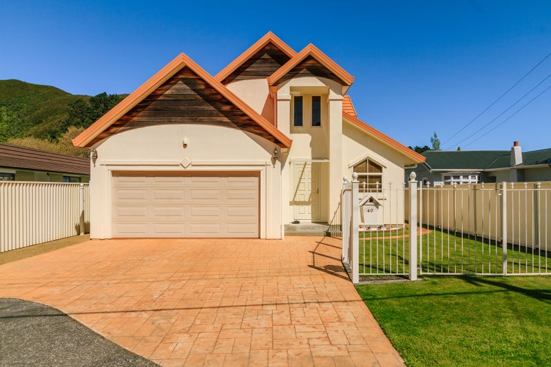 40 Norton Park Avenue, Fairfield, Lower Hutt - Carousel 1