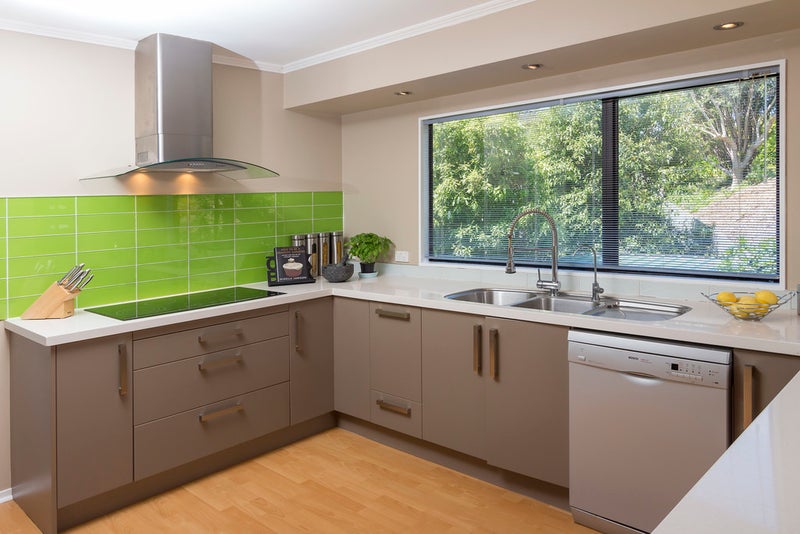 14A SUNNYVIEW AVE, Shelly Park, Auckland - Carousel 2