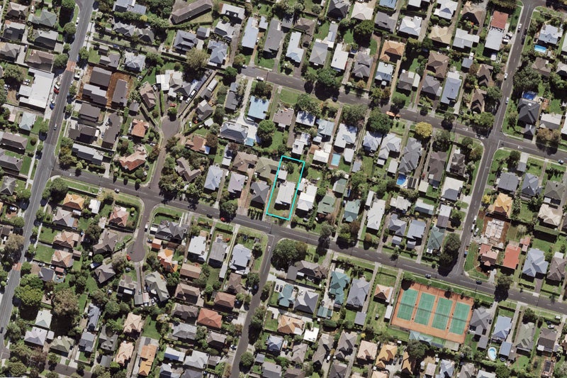 33 Fernleigh Avenue, Royal Oak, Auckland - Carousel 24