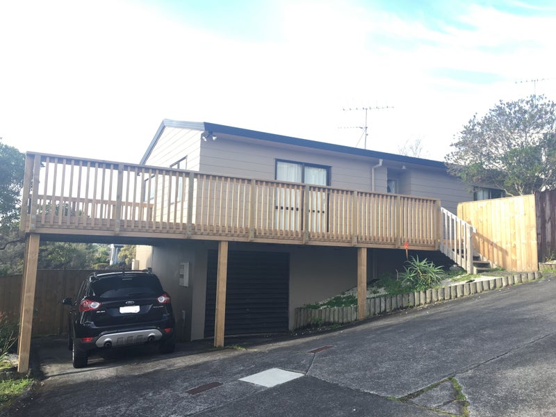 2/24 Barbados Drive, Unsworth Heights, Auckland - Carousel 1