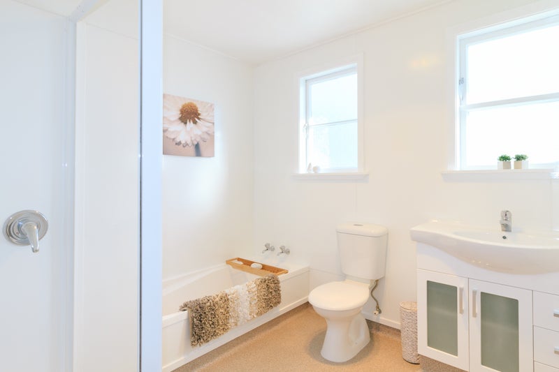 185 Waddington Drive, Naenae, Lower Hutt - Carousel 10