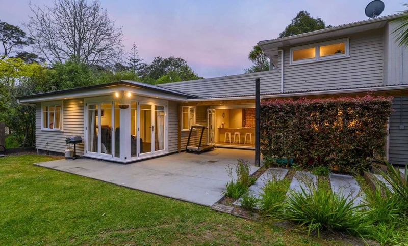 44 Taupo Street, Green Bay, Auckland - Carousel 1