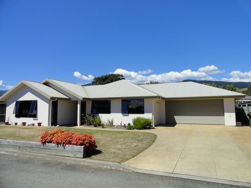4 Standish Place, Stoke, Nelson - Carousel 1