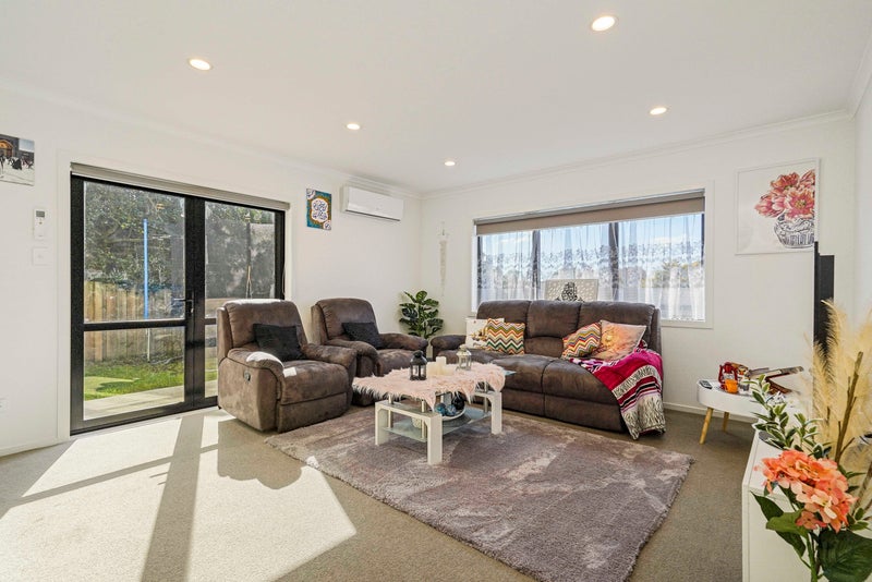 4/56 Storey Avenue, Forest Lake, Hamilton - Carousel 2