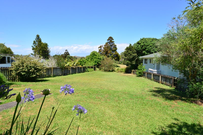 1 Shakespear Road, Army Bay, Whangaparaoa - Carousel 2