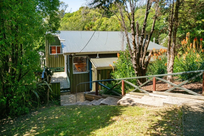 23 Frances Street, Broad Bay, Dunedin - Carousel 2