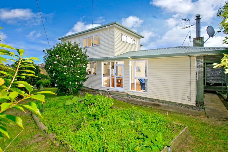 21 Tui Glen Road, Birkenhead, Auckland - Carousel 2