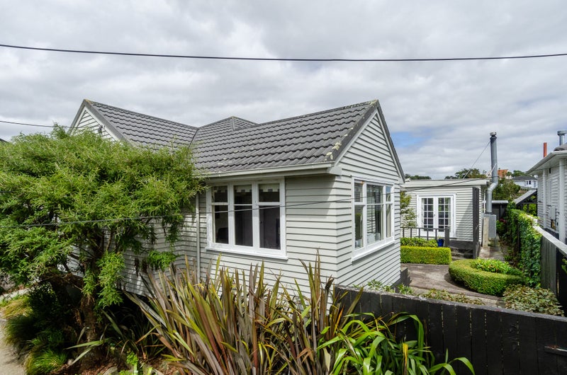 42 Ganges Road, Khandallah, Wellington - Carousel 1