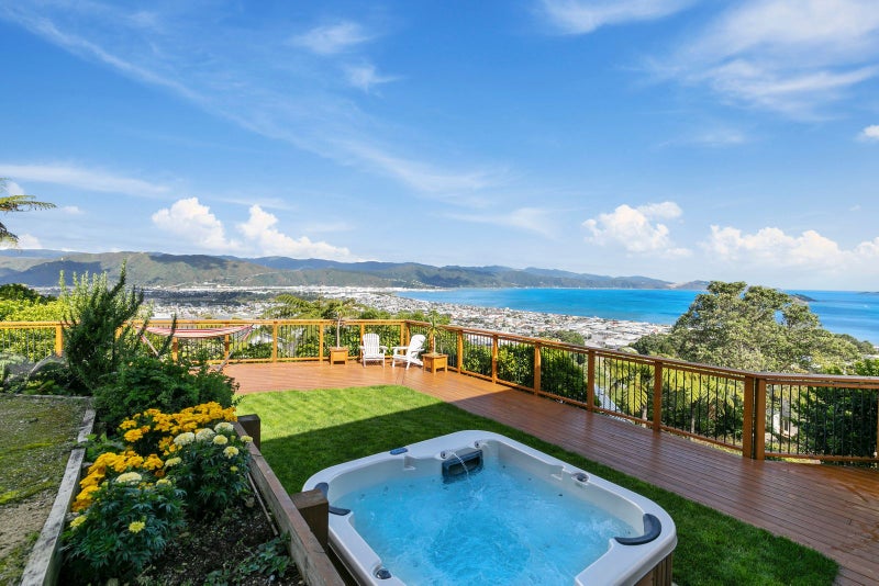 19 Te Whiti Grove, Korokoro, Lower Hutt - Carousel 2