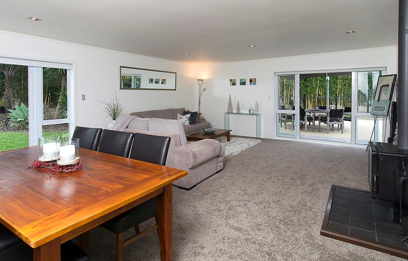 10 Marine Parade, Mellons Bay, Auckland - Carousel 10