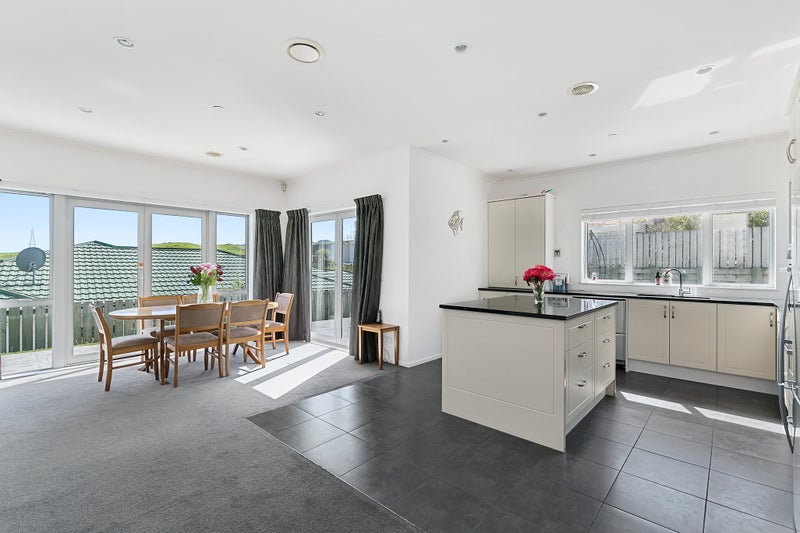 19 Ashwood Street, Woodridge, Wellington - Carousel 2