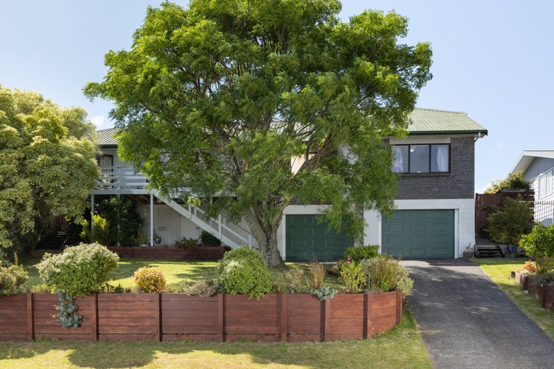 18 Flinders Place, Welcome Bay, Tauranga - Carousel 1