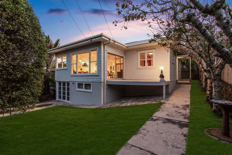 3 Brewster Avenue, Morningside, Auckland - Carousel 1