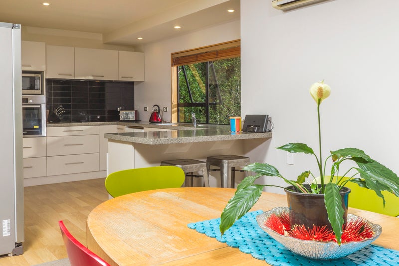 2/22 Heathcote Road, Castor Bay, Auckland - Carousel 10