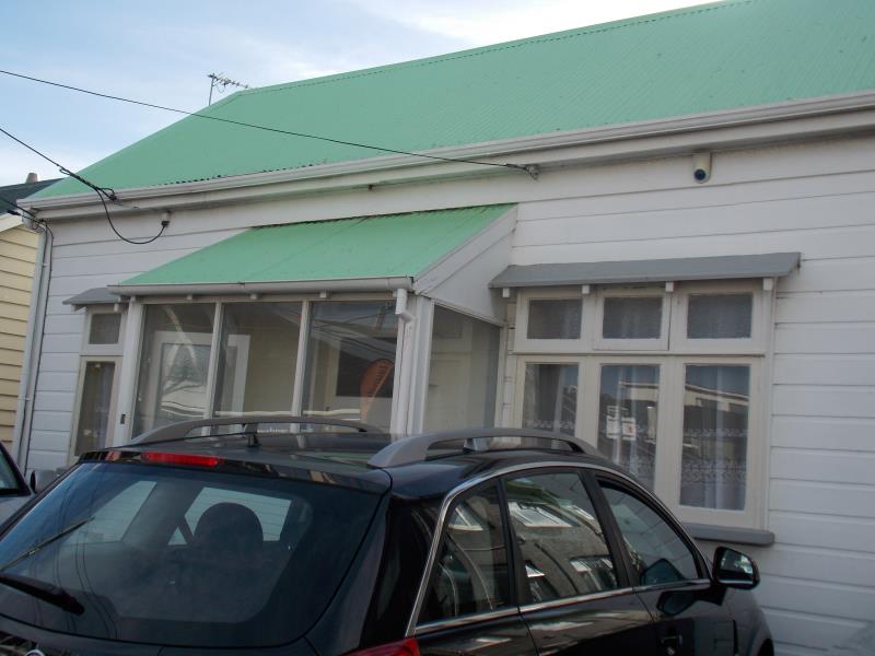 9 Wilson Street, Newtown, Wellington - Carousel 1