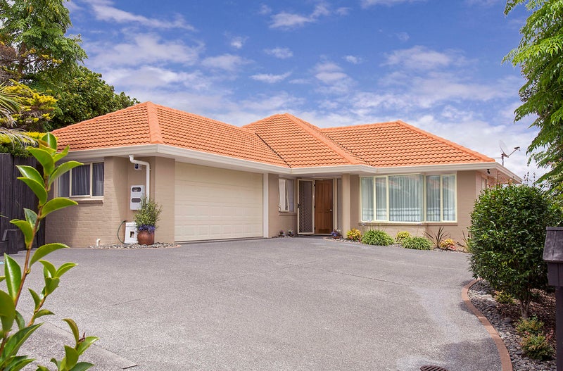 25 Gillett Place, Botany Downs, Auckland - Carousel 1
