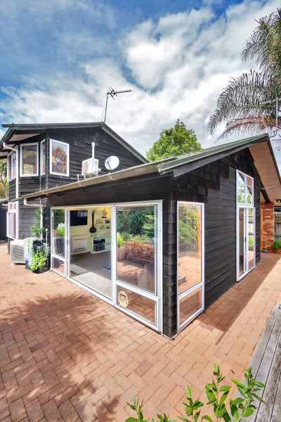 3C Queensway, Three Kings, Auckland - Carousel 1