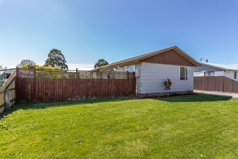5 Malabar Crescent, Broomfield, Christchurch - Carousel 21
