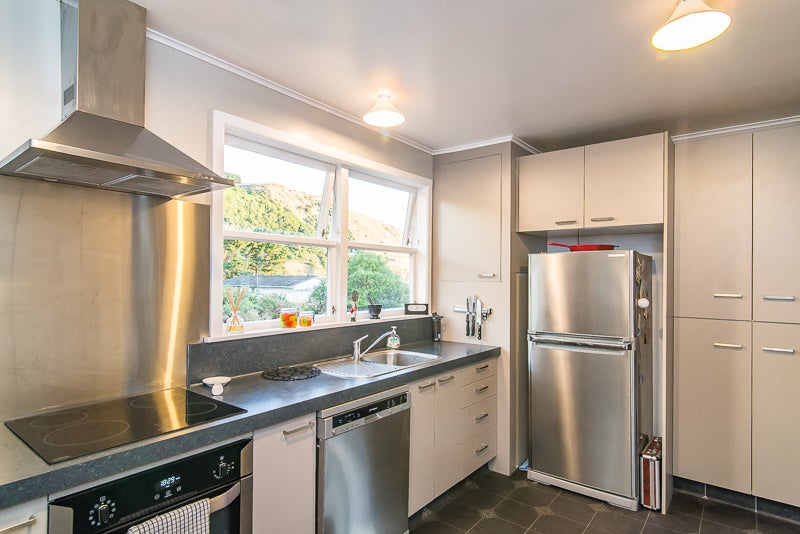 19 Leinster Avenue, Raumati South, Paraparaumu - Carousel 10