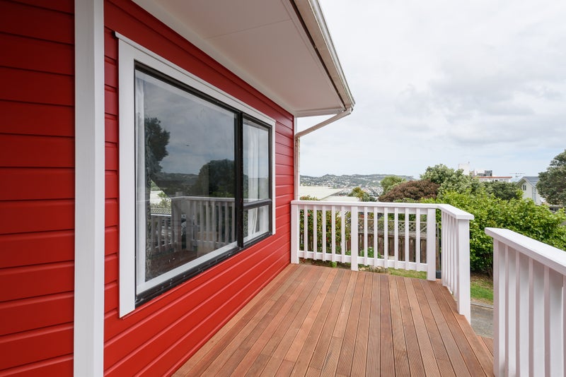 8 Rangitane Street, Maupuia, Wellington - Carousel 2