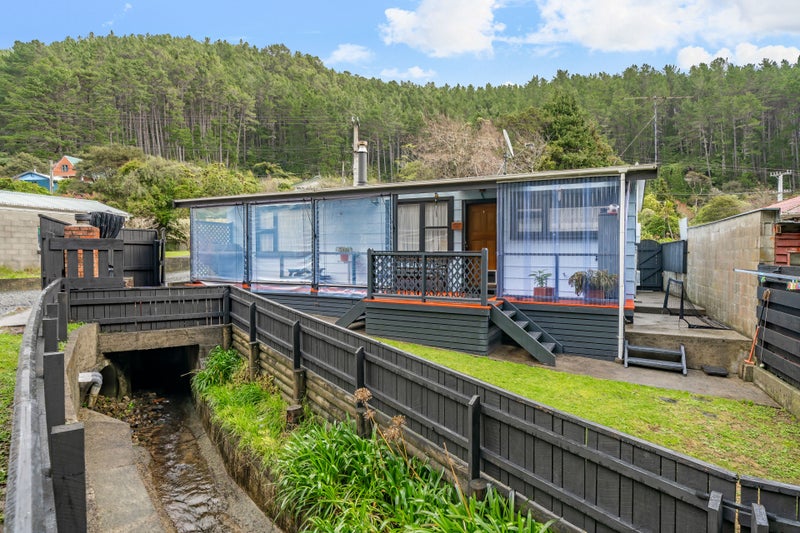 45 Elmslie Road, Pinehaven, Upper Hutt - Carousel 1