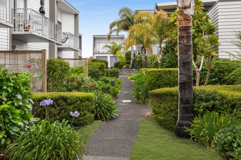 12/7 Kelvin Hart Drive, East Tamaki, Auckland - Carousel 2