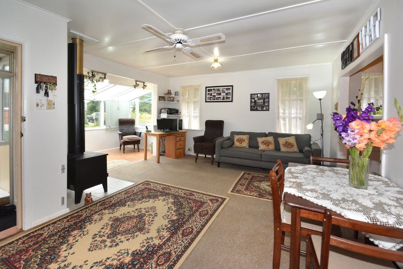 18 Tilburn Street, Halfway Bush, Dunedin - Carousel 2