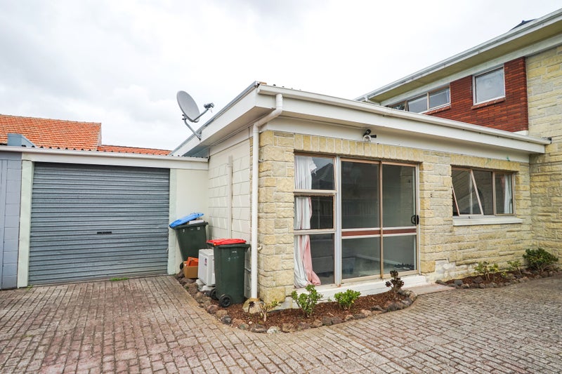 2/37 Winstone Road, Mount Roskill, Auckland - Carousel 1
