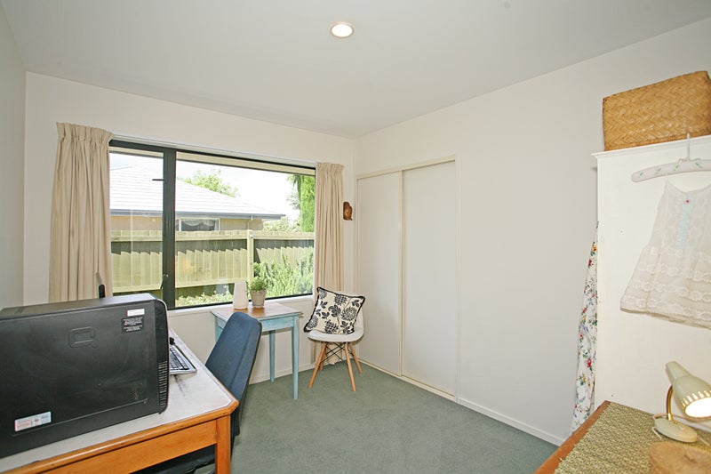 37 Millstream Drive, Lincoln, Lincoln - Carousel 10
