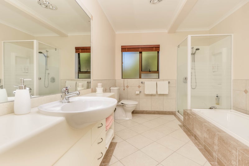 10 Montgomery Crescent, Cockle Bay, Auckland - Carousel 10