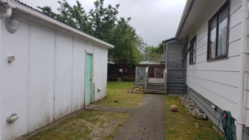 215 Naenae Road, Naenae, Lower Hutt - Carousel 1