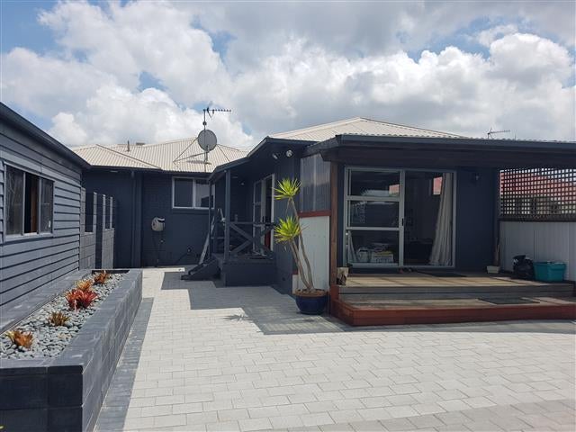 44 Vardon Road, St Andrews, Hamilton - Carousel 1