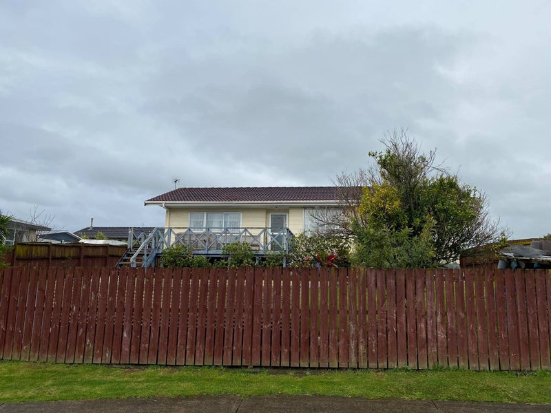 6 Dorendia Place, Clendon Park, Auckland - Carousel 2