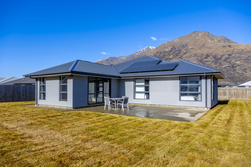 5 Banbury Terrace, Lower Shotover, Queenstown - Carousel 1