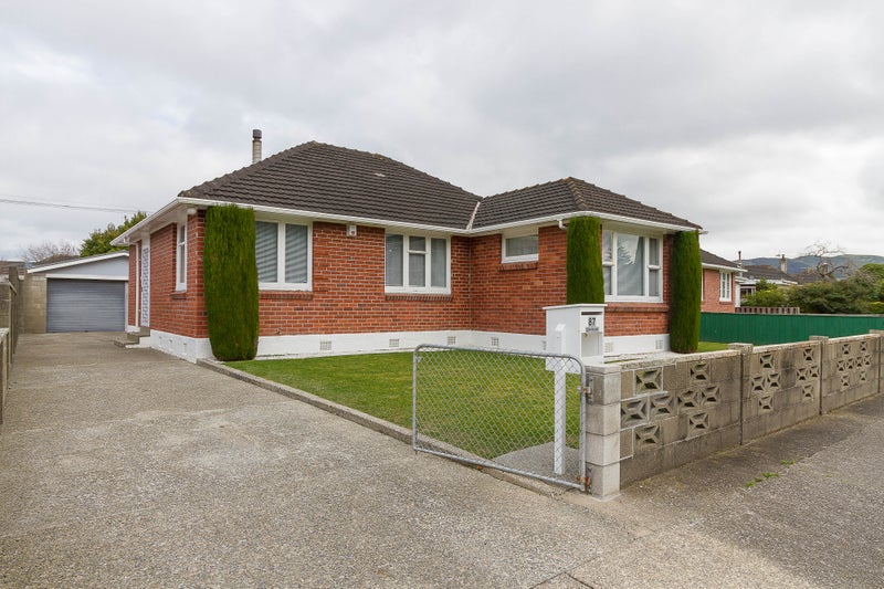 87 Hewer Crescent, Naenae, Lower Hutt - Carousel 1
